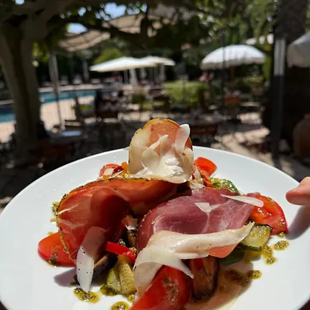 Отель La - 3 Etoiles Superieur - & Сари-Соленцара