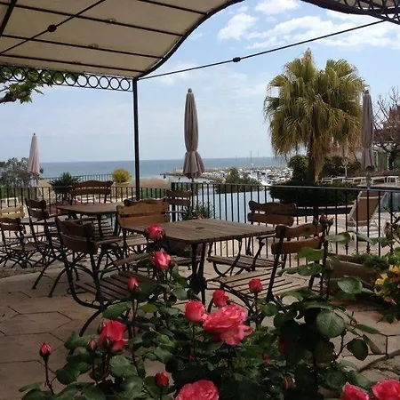 La - 3 Etoiles Superieur - & 3*