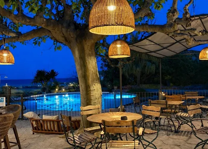 La - 3 Etoiles Superieur - & Otel 3*